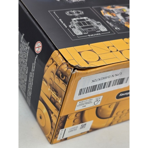 LEGO 43279 Disney Pixar Wall-E and EVE - NEW - Damaged Box - Picture 12 of 12